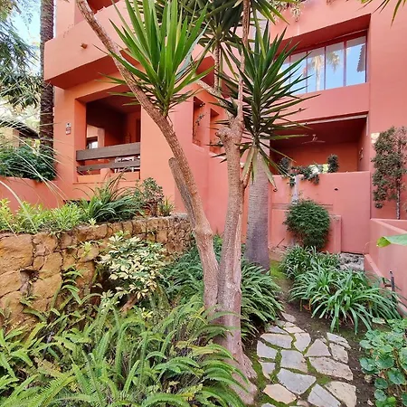 Luxury In Jardines De Don Carlos Marbella