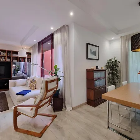 Luxury In Jardines De Don Carlos Apartment